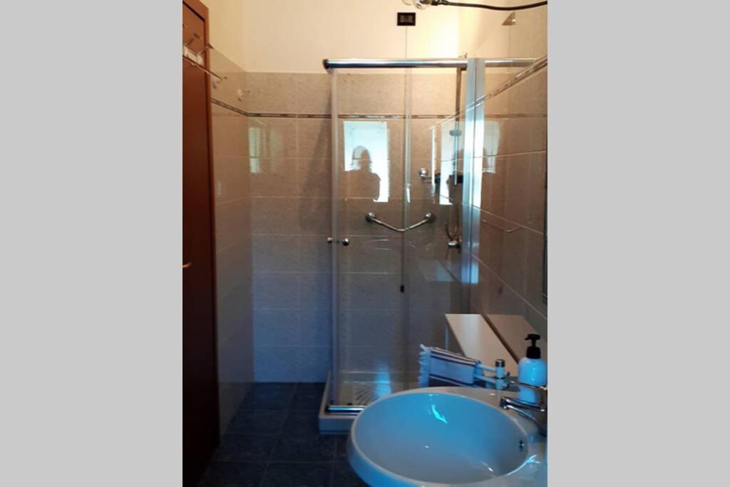 Feel At Home - Casa Loredana Lovere Bagian luar foto